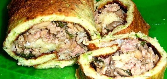 Рулет из кабачков с грибами и фаршем