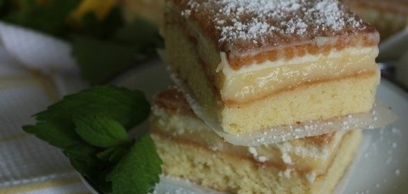 Свинина, запеченная с ананасами и сыром