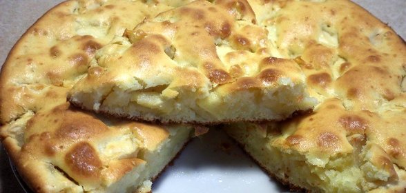 Шарлотка с яблоками