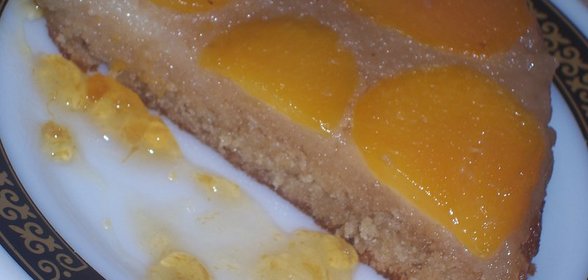 Лосось со сливочным соусом и салатом из цукини