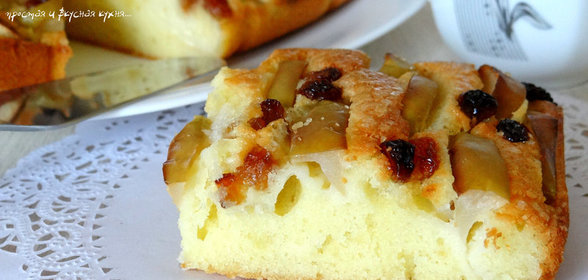 Яблочный пирог с изюмом