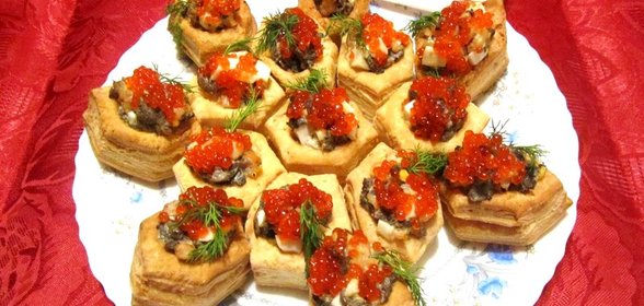 Тарталетки с грибами и креветками