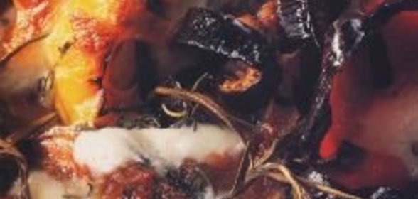 Лечо (тушеная паприка с помидорами и салом)