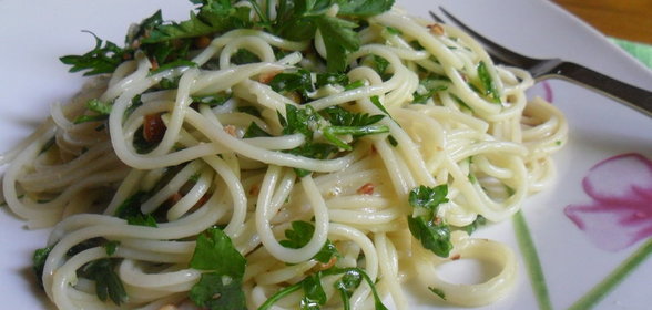 Спагетти с петрушечным песто