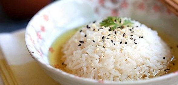 Рис, отваренный в зеленом чае