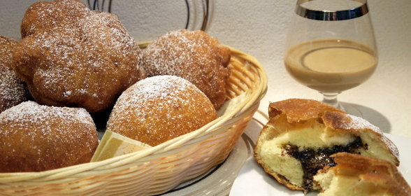 Пончики с маком и орехами