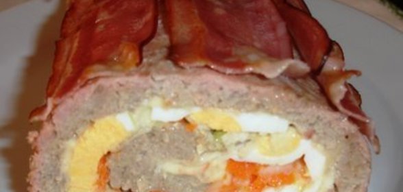 Мясной рулет с начинкой( с изюминкой)