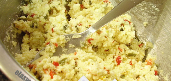 Творожные шарики с паприкой/Paprikagombóc