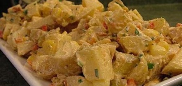 Салат с жареным картофелем