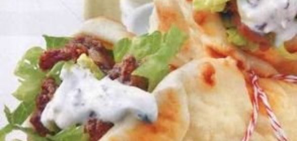 Мясная закуска с соусом цацики