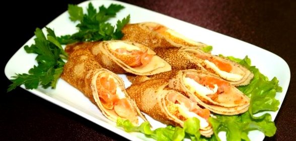 Блинчики с лососем и сыром