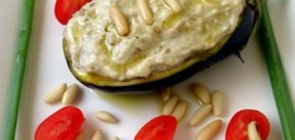 Салат из печеных баклажан (вариант)