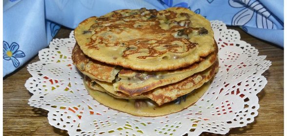 Блины по-датски со свининой и черносливом