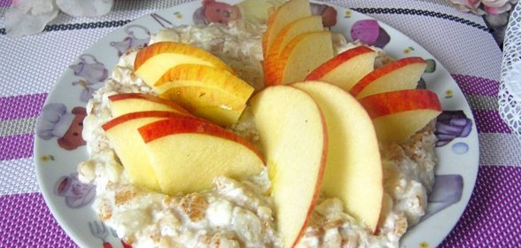 Мультизлаковая молочная каша с яблоком