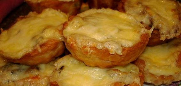 Жульен в корзиночках из теста