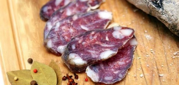Домашняя колбаса сырокопченая