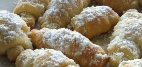 Рогалики с клубничным джемом