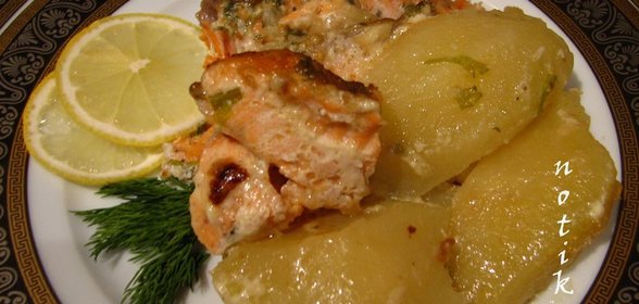 лосось с картофелем под сливочно-горчичным соусом
