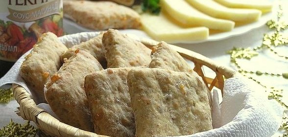 Сырное печенье с соевым соусом