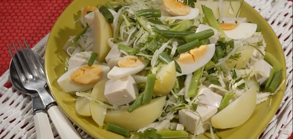 Овощной салат с арахисом