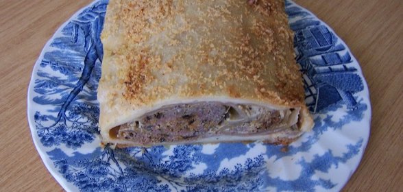 Рулет с капустой и фаршем