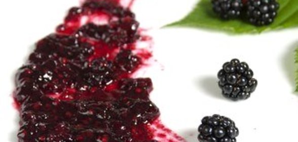 Свежий ежевичный соус с медом