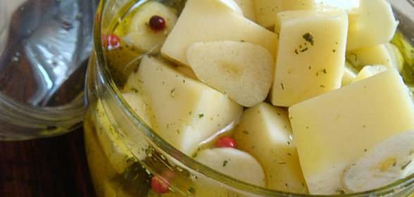 Маринованная моцарелла на закуску (рецепт №2 DE CECCO)