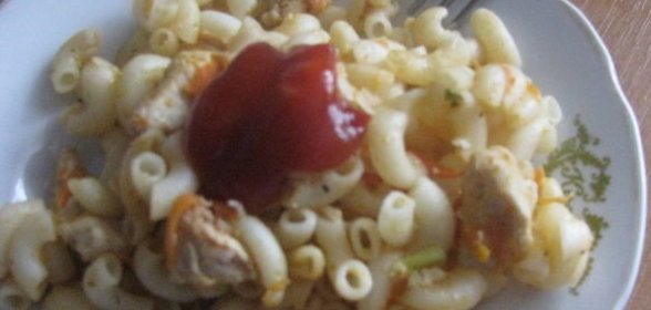 Салат из тофу с яблоками и креветками