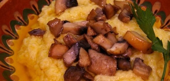 Банош (гуцульская кукурузная каша)