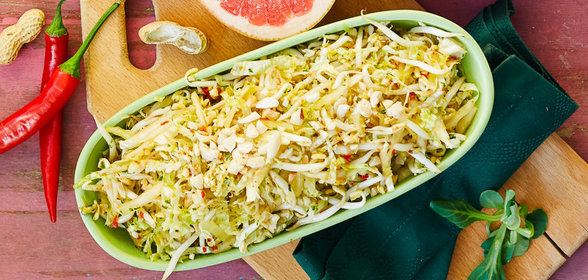 Зеленый салат в азиатском стиле