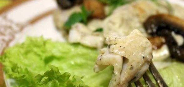 Треска под соусом бешамель