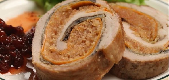 Рулет из свинины с баклажанами