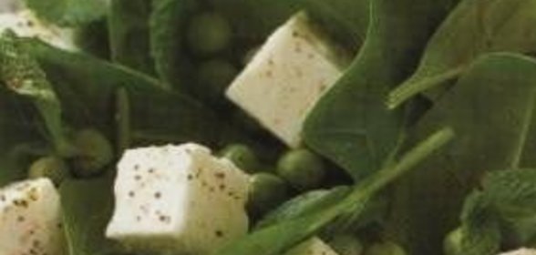 Салат из сыра фета с горошком и свежей зеленью