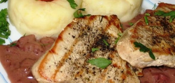 Шницели из индейки со сливовым соусом