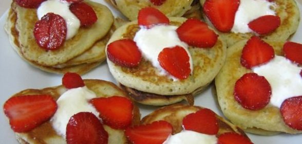 Сдобный пирог с вишнями