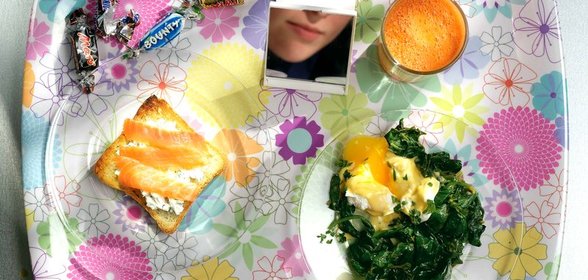 Тосты с лососем и лимонным творогом