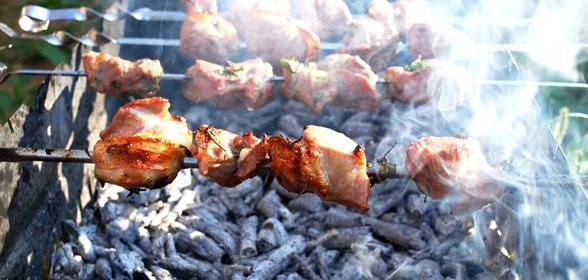 Шашлык из баранины с кинзой и луком