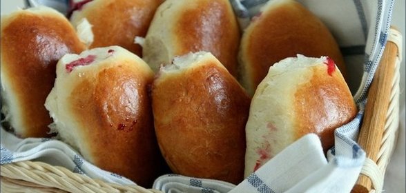 Пирожки с брусникой