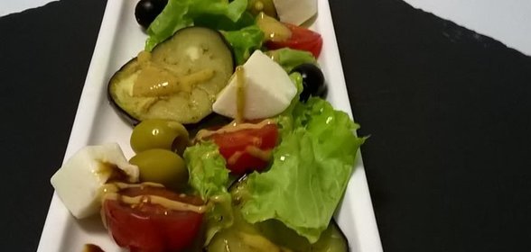 Салат с овощами гриль и адыгейским сыром