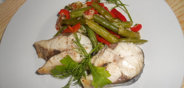 Скумбрия на пару с овощами и сыром за 20 минут