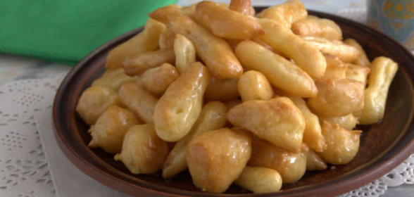 Рулет с инжиром и лесными орехами