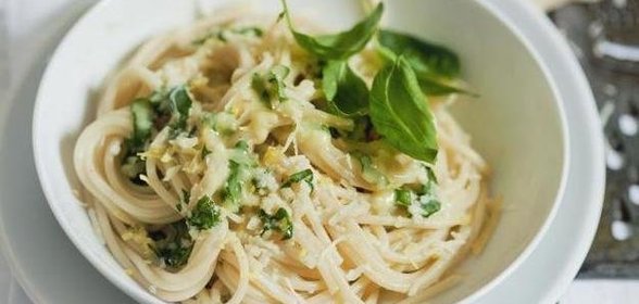 Сливочная лапша с травами