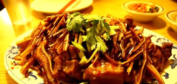 Маринованные свиные ушки