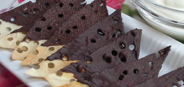 Шоколадные чипсы из лаваша и сладкий домашний йогурт (по мотивам десерта Даниссимо Фантазия)