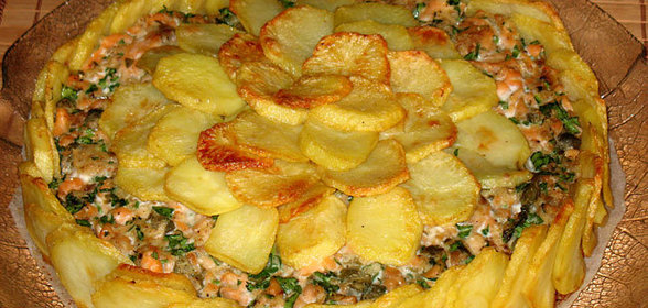 Картофельная шарлотка с сёмгой