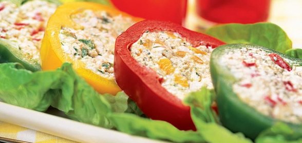 Перцы, фаршированные творогом и сыром