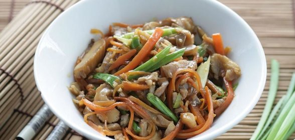 Стир-фрай из вешенок с морковью