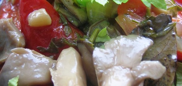 Маринованный салат-закуска из перцев и грибов