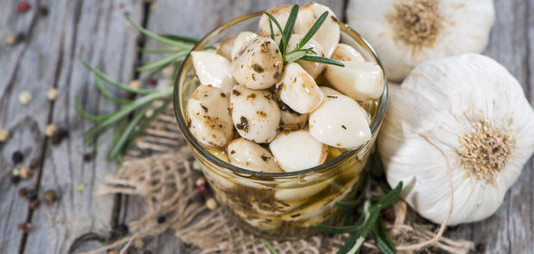 Как консервировать чеснок: несколько правил + рецепт