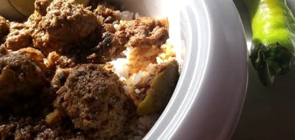 Фрикадельки патанг в кокосовом молоке с грибами